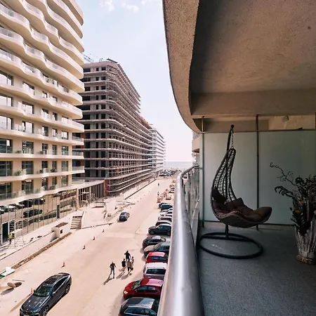 Povesti La Mare Mamaia